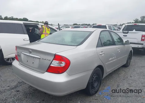 2004 Toyota Camry Le z USA, uszkodzony, nr VIN 4T1BE32KX4U842784
